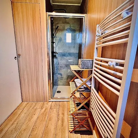 Apartman Tiny Housse A Poses